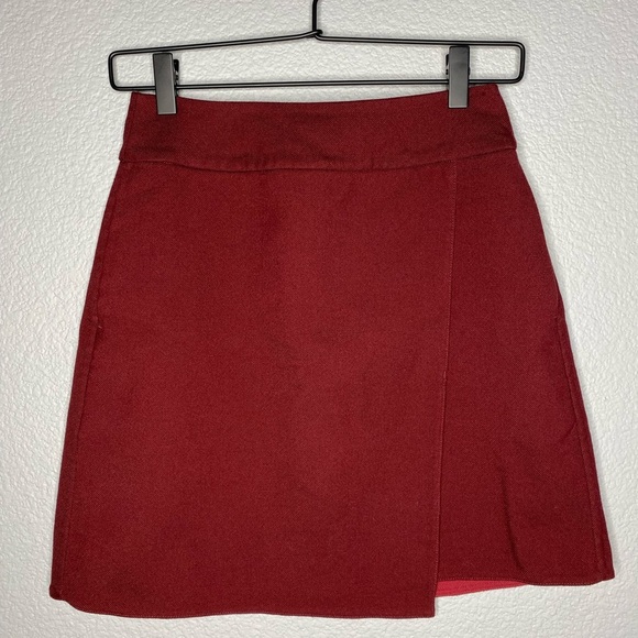 Uniqlo Dresses & Skirts - Uniqlo Mini Skirt
